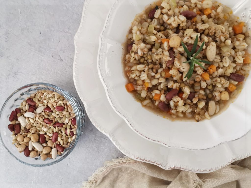 ricetta zuppa di legumi e cereali Ilprofumodeldejavu